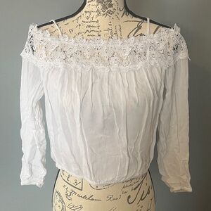 Hollister Off-Shoulder Women's Top, Gauze with lace detail, medium EUC